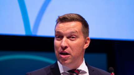 CO2-afgiften på landbruget bliver aldrig en god idé, mener Landbrug & Fødevarer, men organisationen erkender, at der er et politisk flertal for afgiften. Nu prøver organisationen at få indflydelse med fem principper, som arbejdet med en CO2-afgift skal tage højde for.

Det får kritik af Bæredygtigt Landbrugs formand.