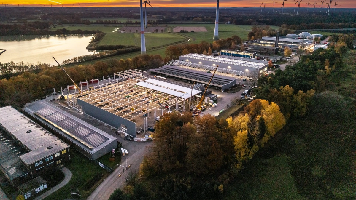 Den tyske vognproducent Krampe udvider sin nuværende fabrik med 7.600 kvadratmeter. Fotos: Krampe