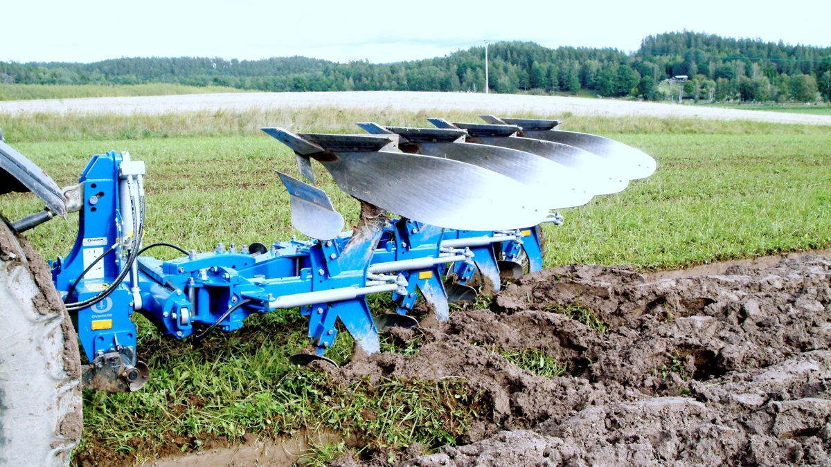 Rytter Maskiner overtager import af Agrolux-plove, der også indbefatter reservedele til Överum, Massey Ferguson, Kongskilde og New Holland plove. Arkivfoto