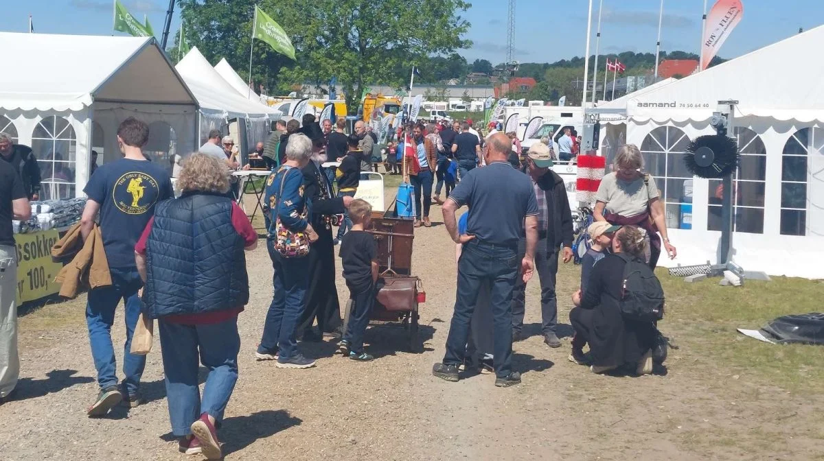 På fredag går det løs igen, når der bydes indenfor til 2023-udgaven af Det Sønderjyske Fællesdyrskue. Hér et foto fra sidste års skue, der blev afviklet i flot sommervejr med 23.000 gæster over de to dyrskuedage. Arkivfoto: John Ankersen