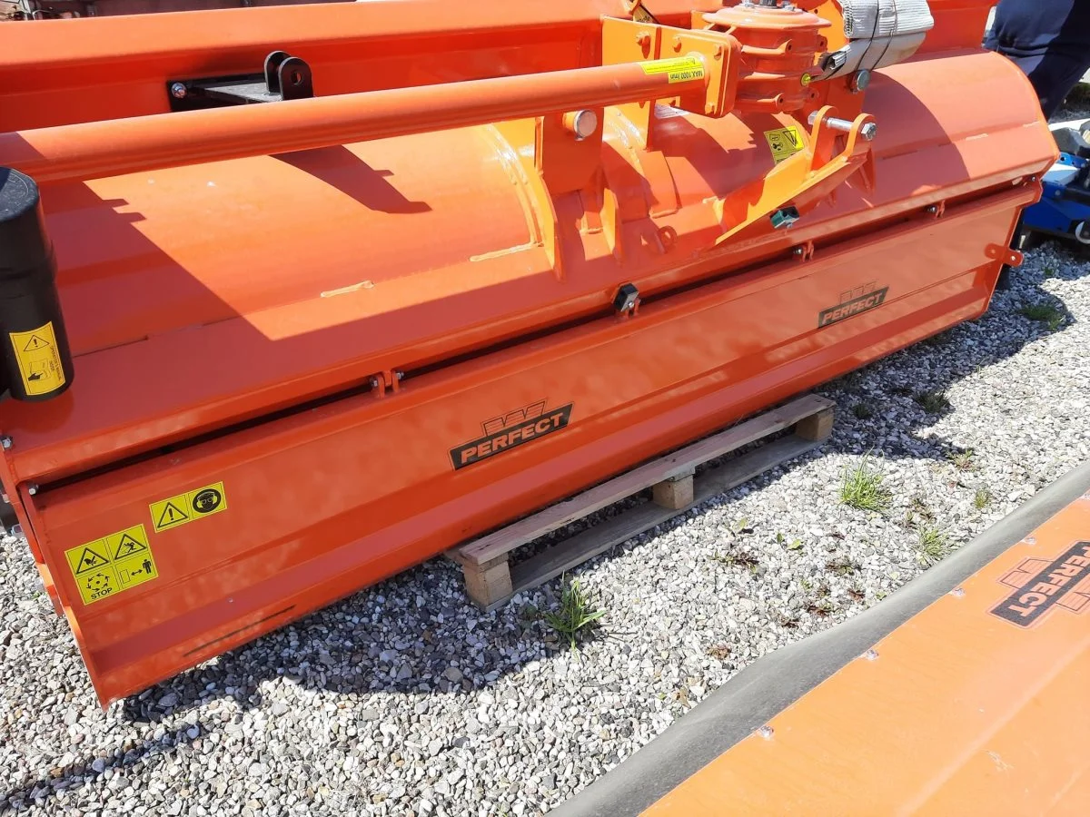 Både Søllested Maskinforretning A/S og Sivertsen A/S ser frem til - med den nye aftale - at kunne yde endnu bedre service til kunderne. Foto: Søllested Maskinforretning A/S