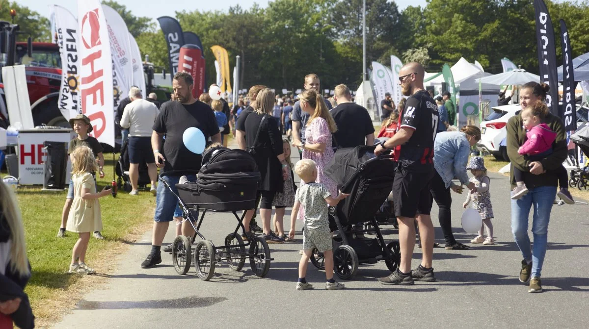 Især mange børnefamilier lagde vejen forbi Hobro Dyrskue. Noget af det der trak var, Gurli og Gustav Gris, som er kendt fra tv-kanalen Ramasjang. 