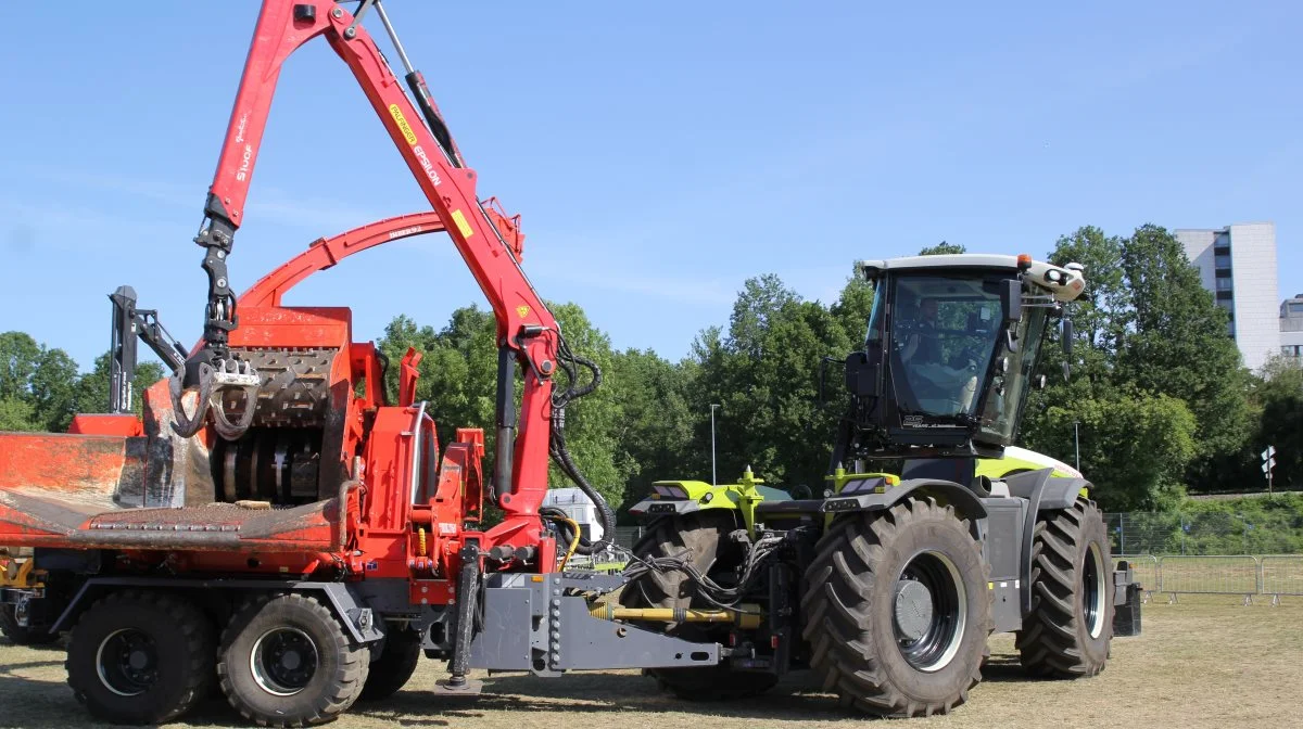 Flishuggeren fra MT Skovservice i Brændekilde, er en af de største, man kan få, hvis den skal kunne trækkes af en traktor. 