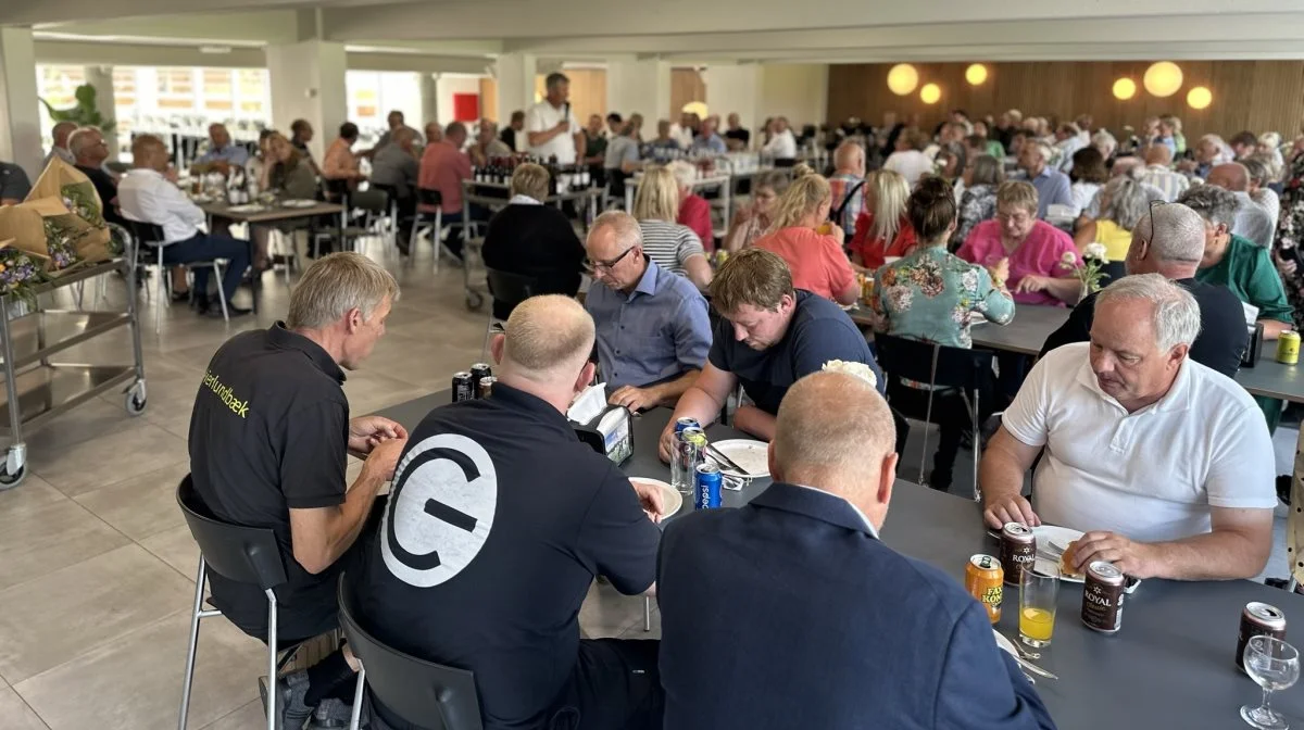Skolens spisesal er blevet omkring dobbelt så stor. Der er blevet mere lys og luft og gennem de store panoramavinduer, kan man til den ene side få et glimt af Limfjorden, og til den anden side kan man se ud i den nye niveauopdelte atriumgård.