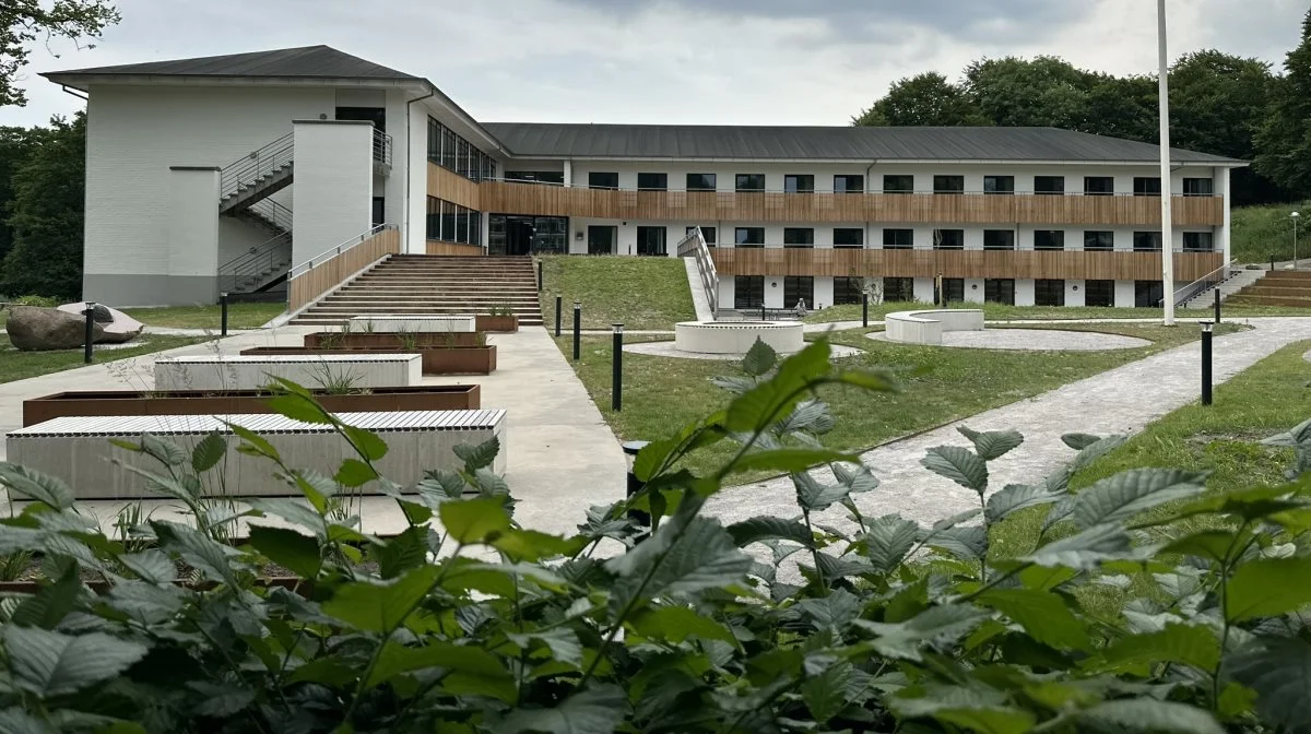 Sådan ser den ud. Den nyrenoverede landbrugsskole i Lundbæk ved Nibe. Forleden havde de inviteret til reception. Fotos: Nordjyllands Landbrugsskole
