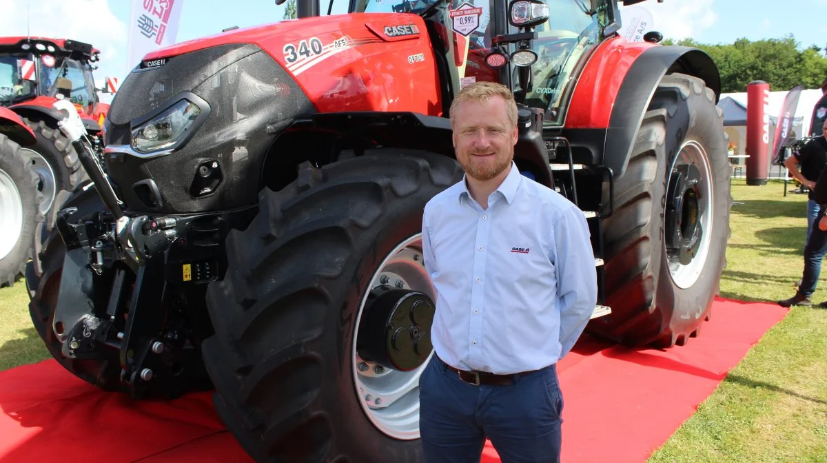 Heine Slyk, der er traktorproduktspecialist hos Case IH for Norden samt Baltikum, er glad for officielt at kunne præsentere den nye topmodel – Case IH Optum 340 AFS-Connect på Landsskuet i Herning, der samtidig er Danmarkspremiere. Foto: John Ankersen