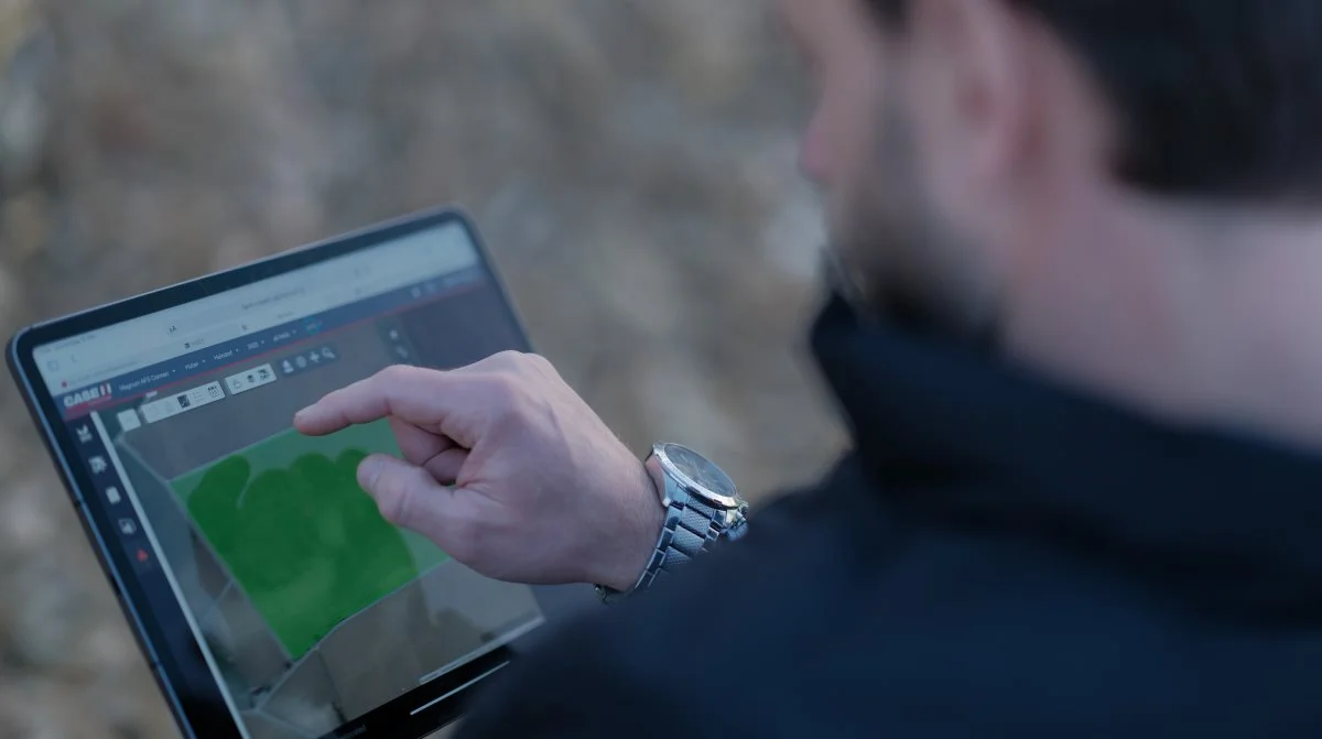 Case IH lancerer nu et nyt system for indlæsning af markkort i samarbejde med Landbrug & Fødevarer. Via bedrifternes CVR-numre kan markkortene indlæses i markstyringsprogrammet nemt og enkelt.
