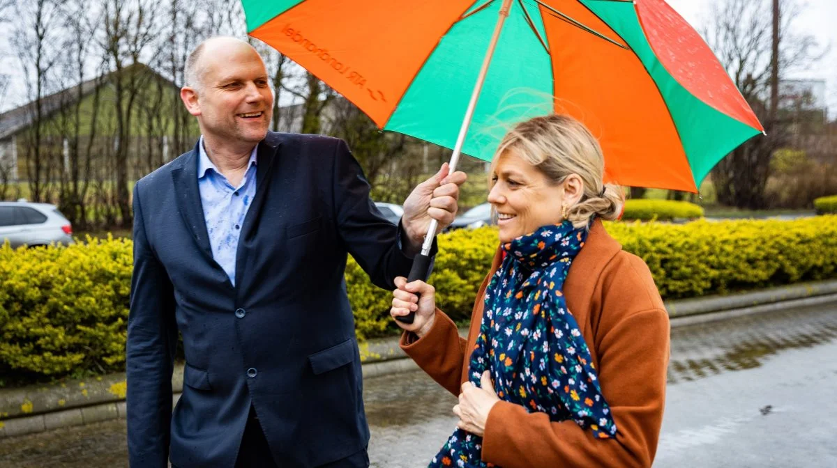 Morten Simonsen, medejer af Emmelev, her i følgeskab med daværende transportminister Trine Bramsen i 2022. Foto: Leon Nørgaard