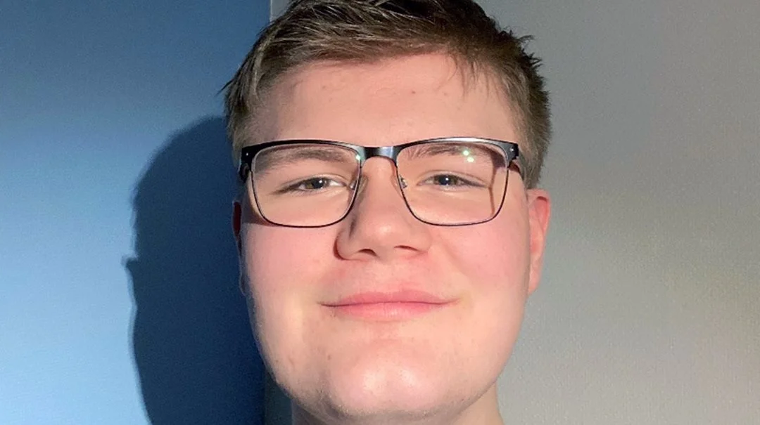 19-årige Anders Sørensen fra Gjerlev ved Randers håber efter sommer at kunne begynde på professionsbacheloruddannelsen i natur og jordbrugsproduktion på Erhvervsakademi Aarhus. Den nye uddannelse har frit optag, så opfylder man adgangskravene, er man sikret en plads. Foto: Privat.

