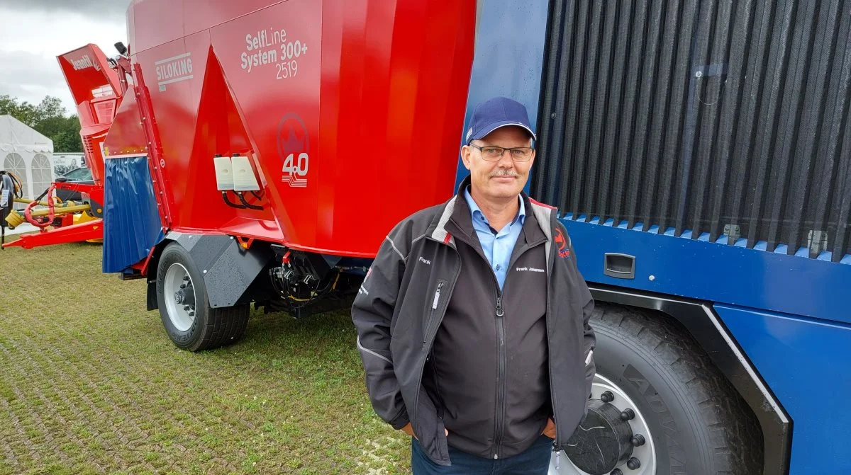Frank Johansen er sælger hos Brdr. Holst Sørensen i Obbekær ved Ribe. Her fotograferet i forbindelse med årets Landsskue i Herning. Næste stop bliver fredag på Hovedengen i Ribe i forbindelse med Ribe Dyrskue. Foto: John Ankersen