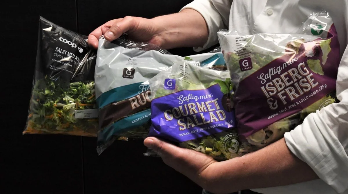 Produktionen fra Södervidinge Gård bliver solgt direkte til store supermarkedskæder, blandt andet ICA og Coop. 