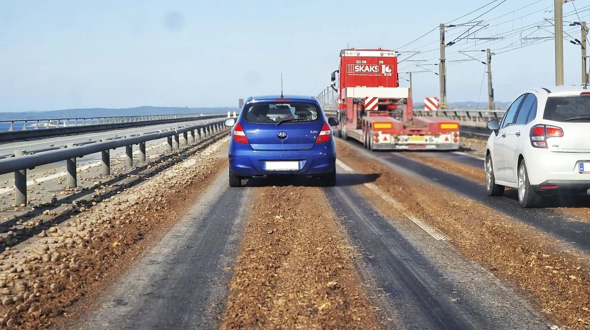 Sådan så Storebæltsbroen ud den 1. juni. Der kunne køres cirka 50 km/t fra øst mod vest, mens der næsten var lukket for gennemkørsel fra vest mod øst med kilometerlang kø til følge. Arkivfoto: Jørgen P. Jensen