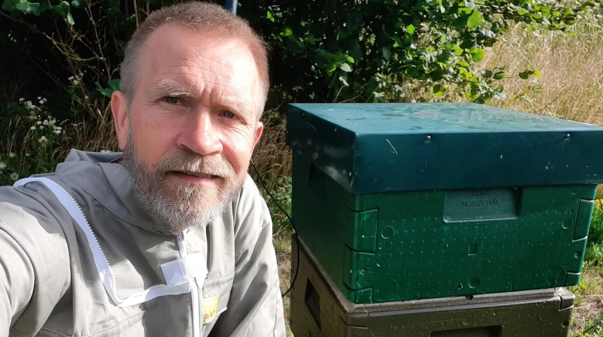 Ole Kilpinen, der er konsulent i Danmarks Biavlerforening, ser frem til en formaliseret uddannelse til biavler. Privatfoto.