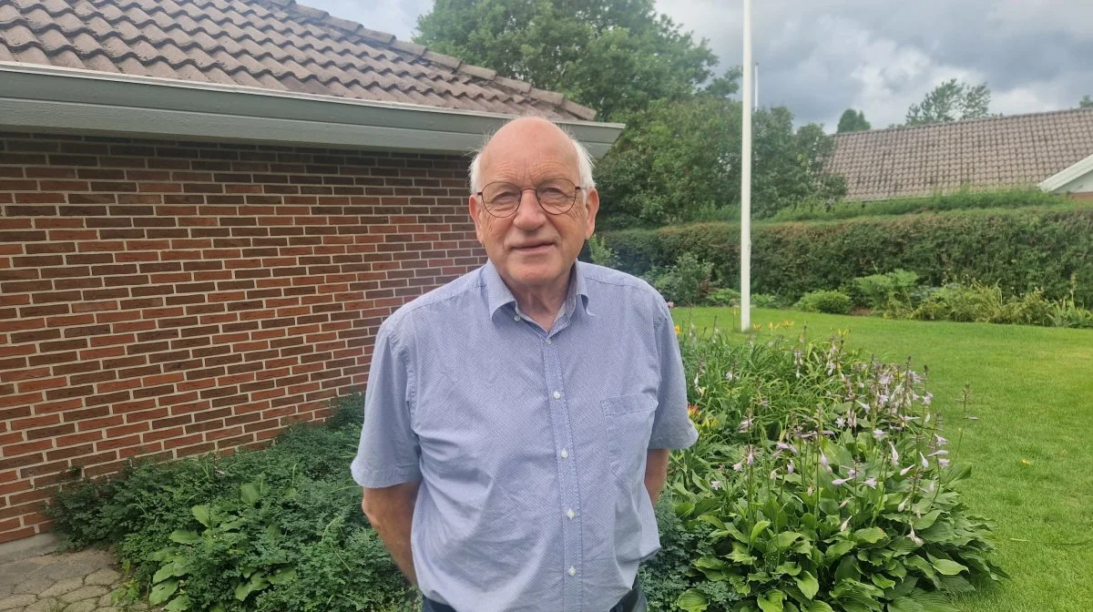 - Jeg har den holdning, at hvis man sidder for meget hjemme og ingenting laver, så bliver man for gammel, lyder det fra 69-årige Arne Jacobsen, AJ Gård Support. Foto: Henning K. Andersen