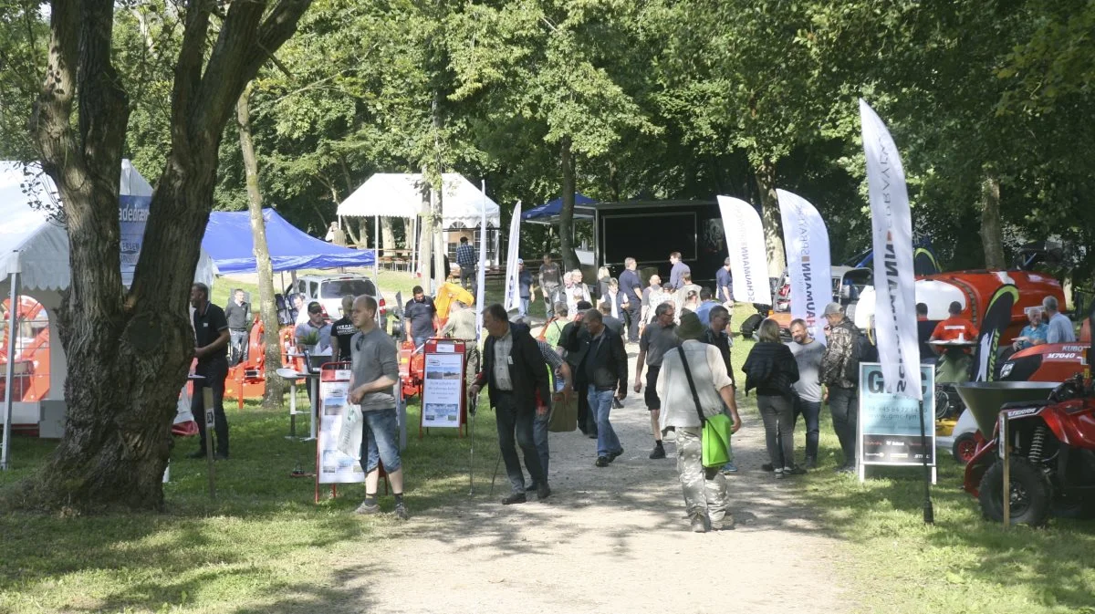 - Gæster og udstillere vil opleve en mere komprimeret messe, hvor alle stande og aktiviteter vil være koncentreret langs skovvejene, fortæller den nye ansvarlige for Langesø Messen, Per Tørslev.