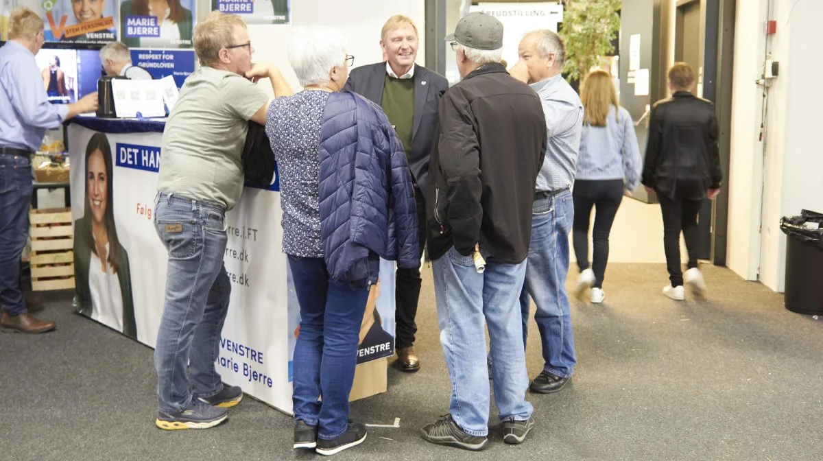 Over 60 erhvervs- og maskinudstillere kommer til at fylde hallerne i Messecenter Vesthimmerland, når der er Kimbrerskue den 6. og 7. oktober. Sidste år, var der forud for valget, flere politiske partier blandt udstillerne. Arkivfotos: Tenna Bang