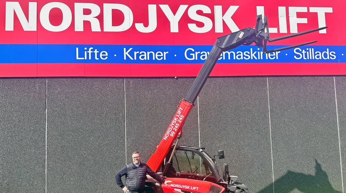 - Smart lille, kompakt maskine. Dem tager vi fem af, besluttede Nordjysk Lifts administrerende direktør, Jacob Sørensen, da han fik præsenteret Manitou-teleskoplæsseren ULM412H.
