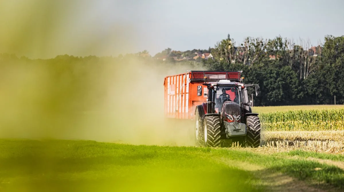 Valtra og Agco Finance tilbyder nu klimarabat på køb af ny traktor med en Stage V-motor og til certificerede økologiske producenter.