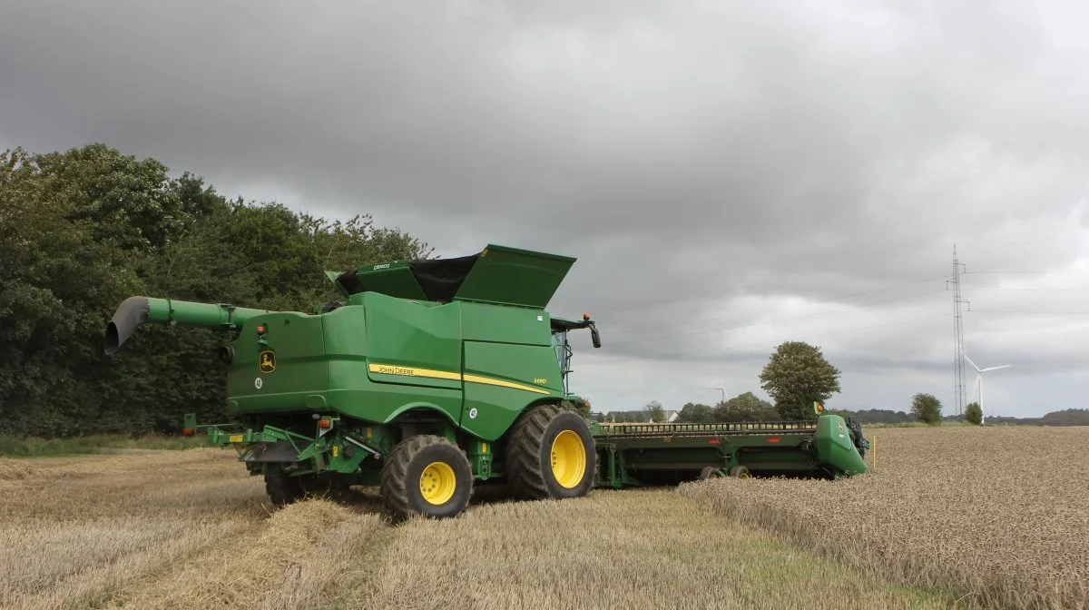 Vindbylunds egen John Deere S690i kører på syvende sæson, og Carl Johan Schultz har ingen planer om at udskifte den foreløbigt. Foto: Kasper Stougård