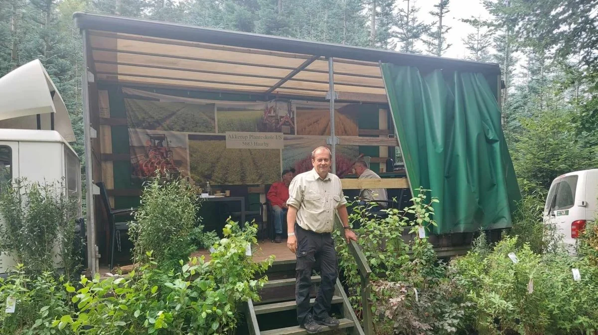 Preben Nielsen ejer af Akkerup Planteskole i Hårby havde en god dag på Langesømessen, hvor mange af hans kunder var forbi standen og hilse på.