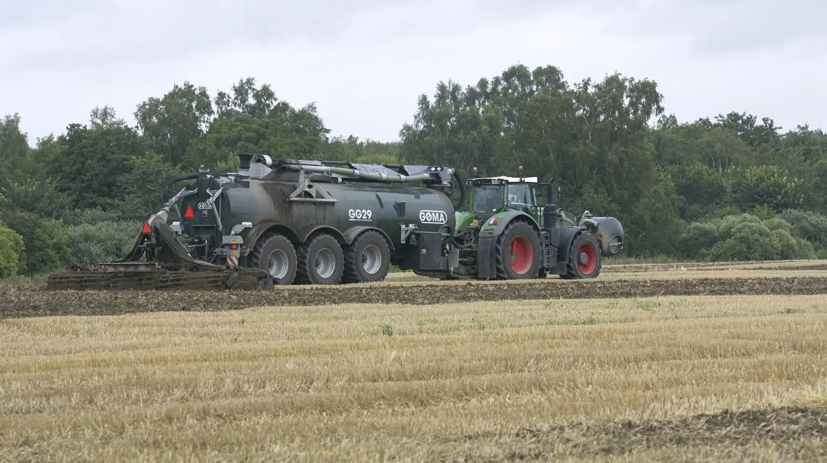 Fristen for udbringning af gylle udskydes nu i visse kommuner til 15. oktober. Arkivfoto