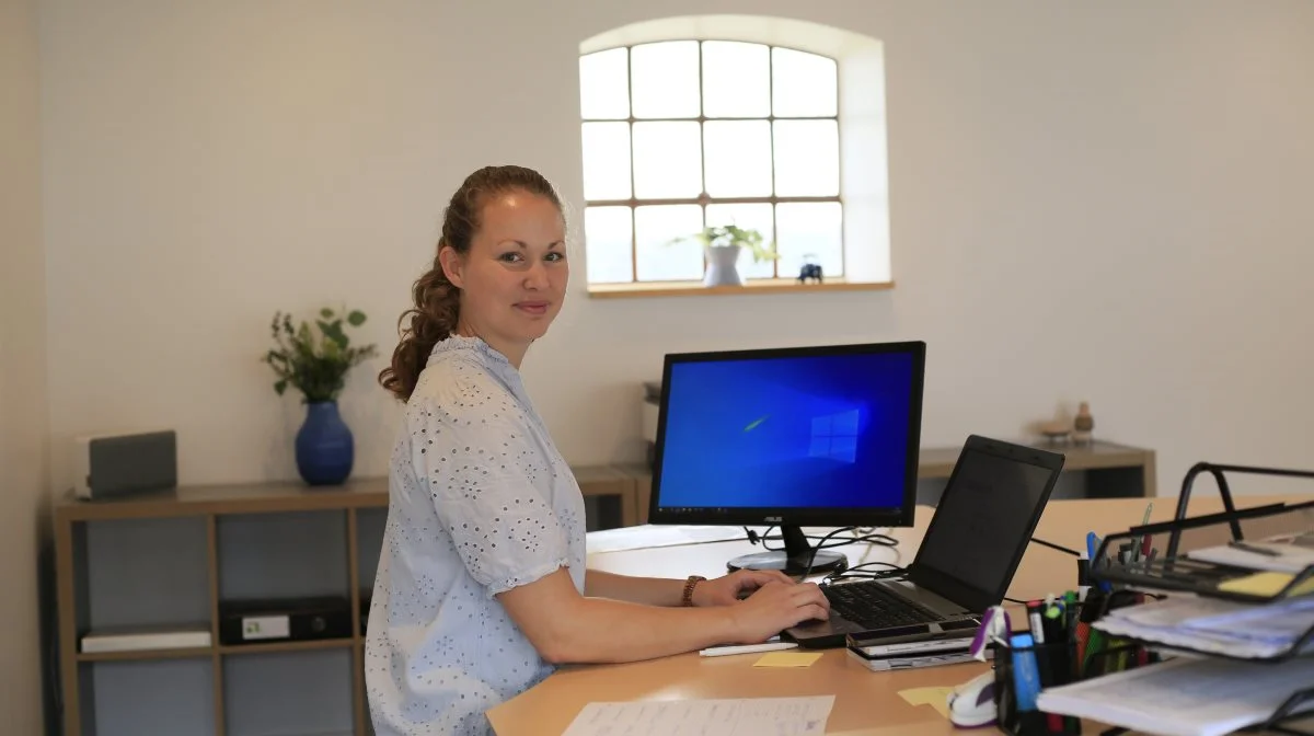 Katrine Boholdt byder såvel nye som gamle kunder i Odsherreds Landboforening velkommen i de nye omgivelser.