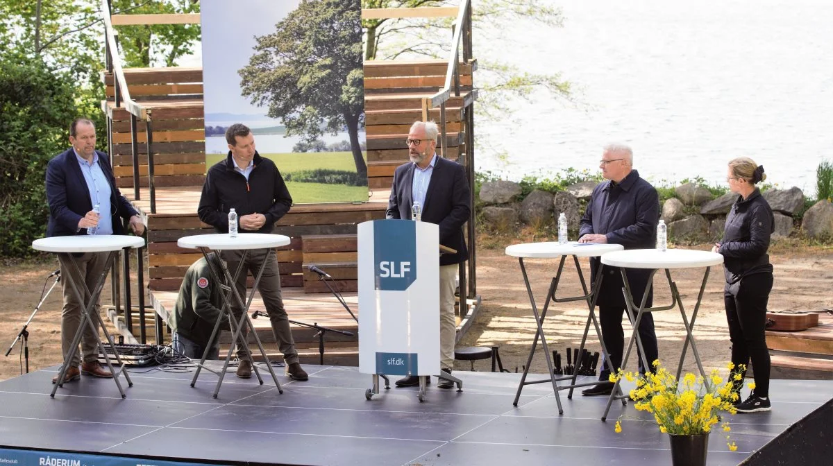 Foruden L&F-formanden Søren Søndergaard tæller deltagerlisten blandt andet Louise Schack Elholm (V), Stephanie Lose, Ole Wehlast, Steffen Damsgaard, Frank Schmidt-Hansen, Hans Chr. Schmidt, Anni Matthiesen og Henrik Frandsen. Foto: Landbrugets Folkemøde