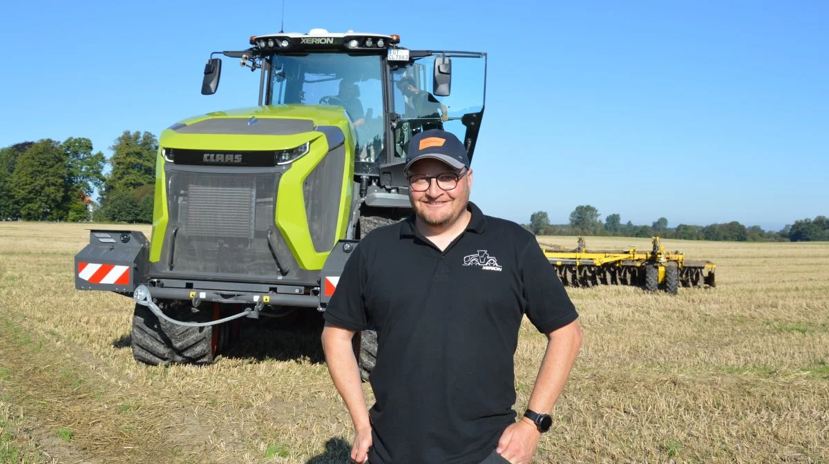 - Den er tænkt som et trækdyr i marken den traktor her, påpegede salgschef Lars Johnsen for Claas hos Danish Agro Maskiner.