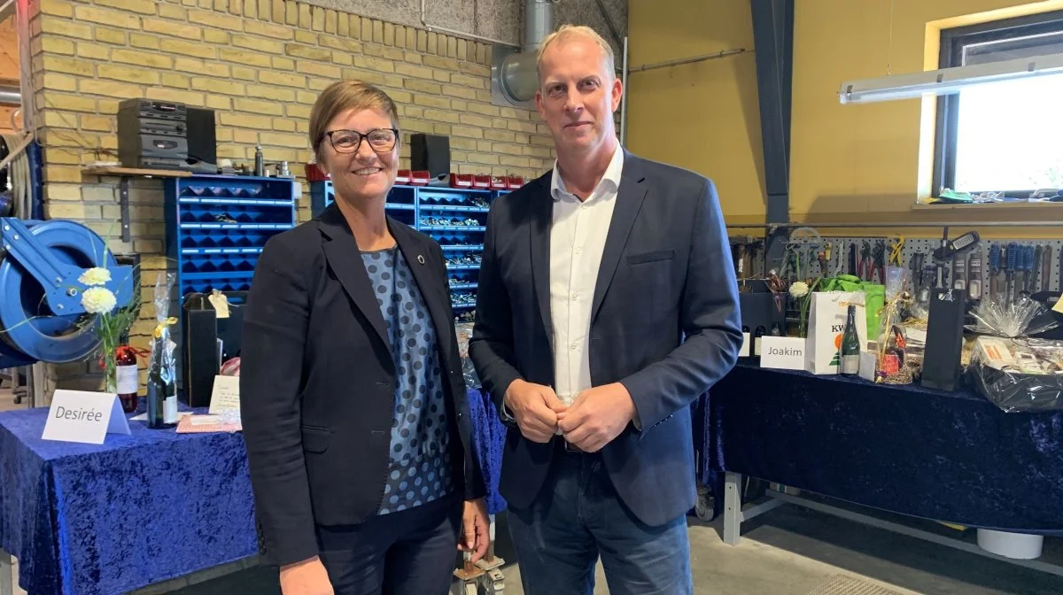 De to svenske hovedpersoner ved receptionen. Desirée Börjesdotter (til venstre) har overladt posten som forsøgschef i Nordic Beet Research (NBR) til Joakim Herrström. Foto: Jesper Hallgren