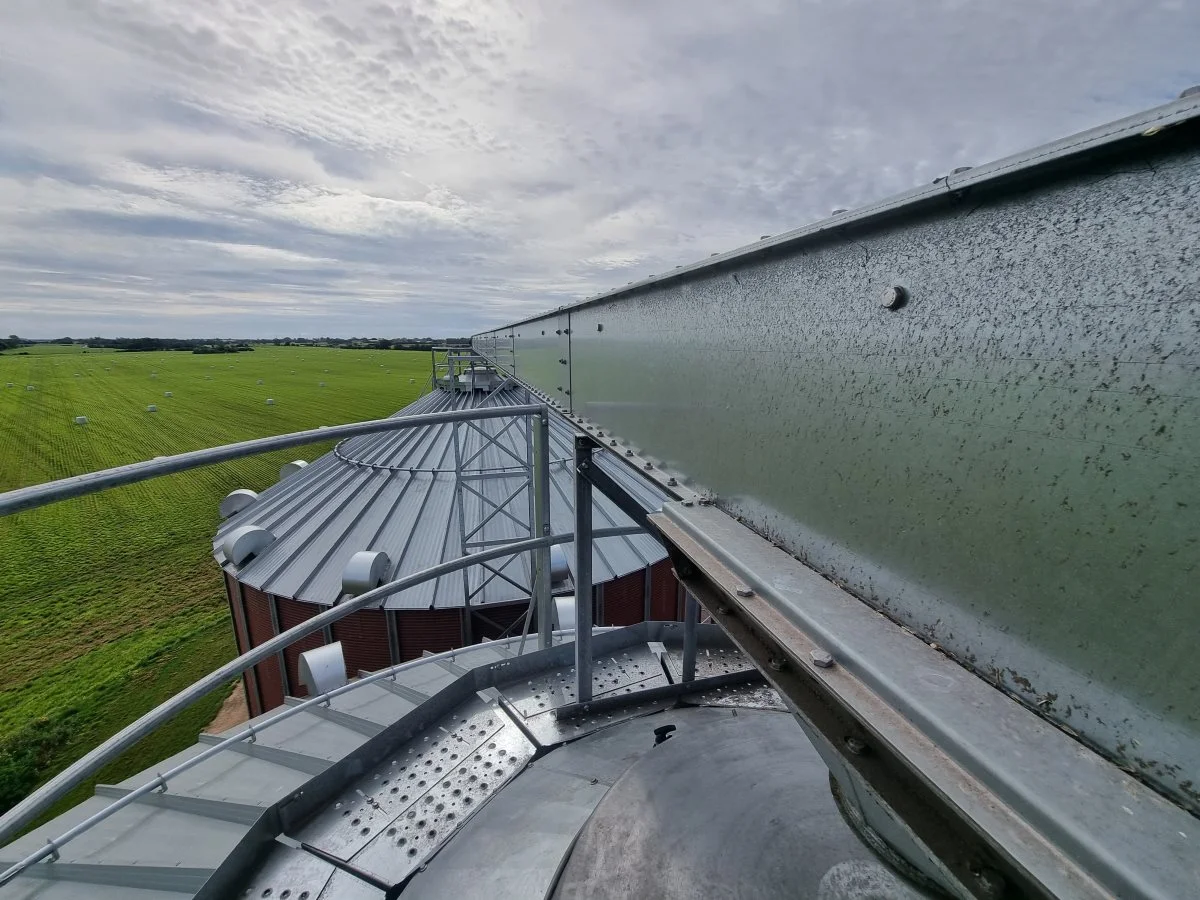 Tømmesystemet har en 10 tommer vandret og en 12 tommer lodret udtømning. Foto: Anders Lei