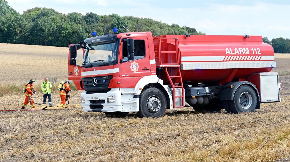 Brandvæsnet måtte rykke ud til en staldbrand nær Bredebro i Sydvestjylland onsdag eftermiddag. Torsdag morgen var efterslukningen stadig i gang. Arkivfoto