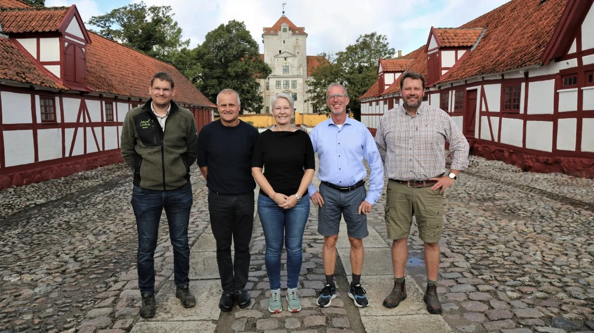 Det plantefaglige team for Store Frødag 2024 består af fra venstre: Martin L. Andersen og Henrik L. Jensen, bestyrelsesmedlemmer i Østdansk Landboforening, Julie Torp Thomsen, planteavlschef i Østdansk Landboforening, samt Carsten L. Jakobsen og Anders Bak Hansen, henholdsvis godsforvalter og driftsleder på Gjorslev Gods. Privatfoto
