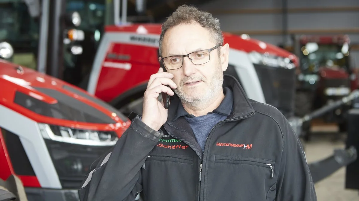 - Traktorforhandlingen er gået rigtigt godt. På det første halvandet år har vi nu solgt 20 nye MF’ere, fortæller maskinhandler Ole Eberhard.