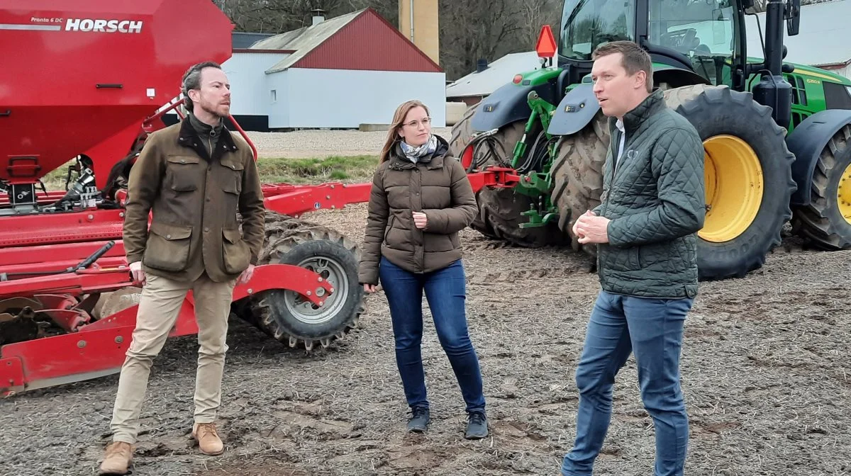 Sidste år havde L&F-formand Søren Søndergaard (til højre) besøg af Venstres topledelse i form af Jacob Ellemann og Stephanie Lose. I november skal Søndergaard holde tale ved Danmarksdemokraternes landsmøde. Arkivfoto: John Ankersen