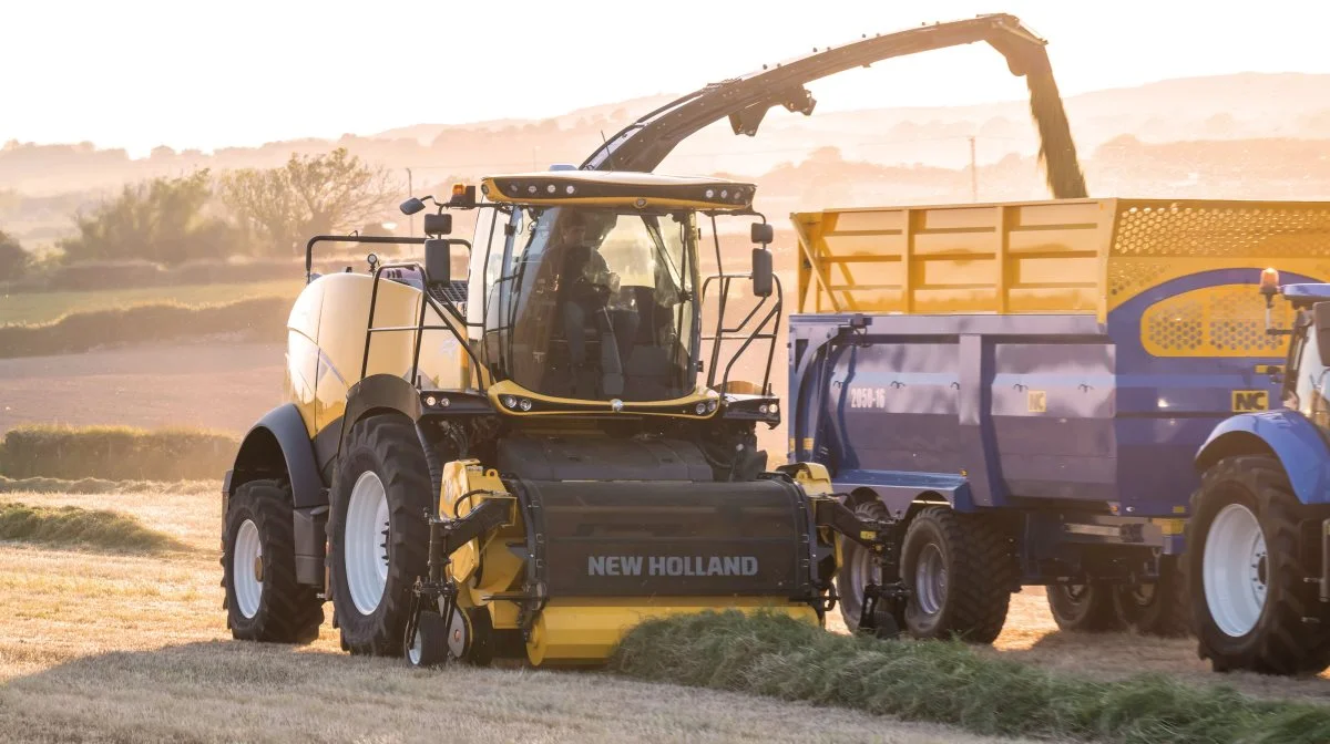 New Holland FR-finsnitterne får det nye Inspired by Nature-design og en opgraderet UltraFeed-pickup til sæson 2024. Pressefoto