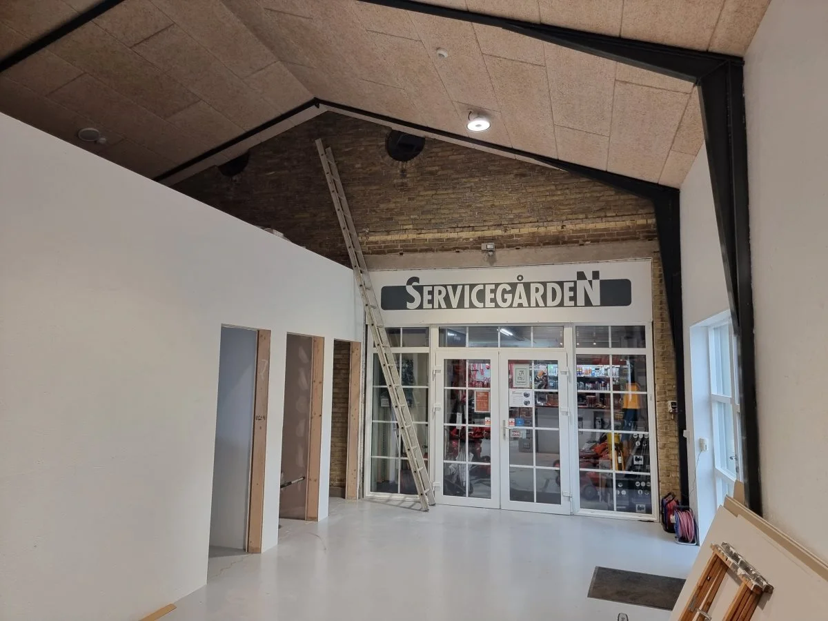 Udvidelsen af værkstedsfaciliteterne og lageret sker i forlængelse af slægtsgården.