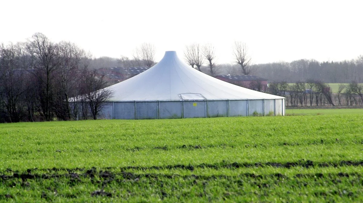 Ved levering til biogas eller forsuring i gyllebeholderen kan man opnå relativt høje reduktioner af klimagasser til atmosfæren. Det fortalte chefkonsulent Michael Holm nærmere om i sit indlæg på kongressen tirsdag. Arkivfoto 