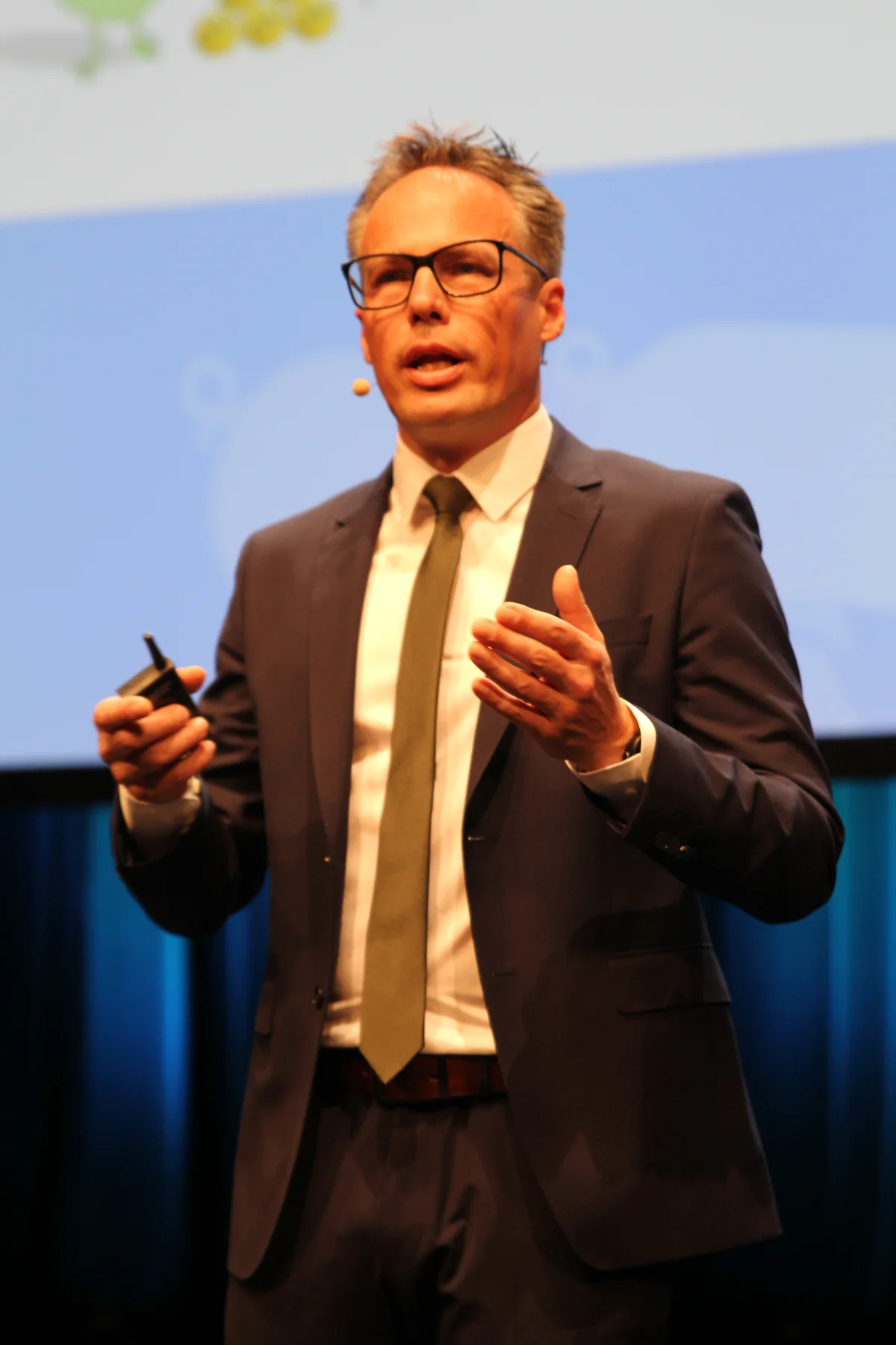 Sektordirektør Christian Fink Hansen anbefaler alle at søge, når tilskudsrunden til telt på gyllebeholder åbner til november. Fotos: Henriette Lemvig