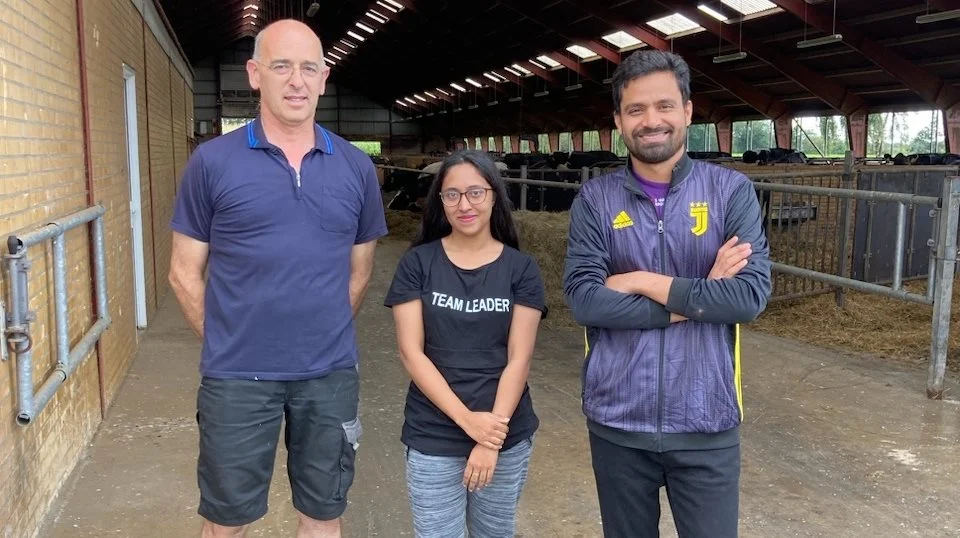 Landmand Gijsbertus Dirk van Mourik (til venstre) med Mahbuba Sadekin Mumu og Abdul MD Kuddus, begge fra Bangladesh. Foto: Peder Top