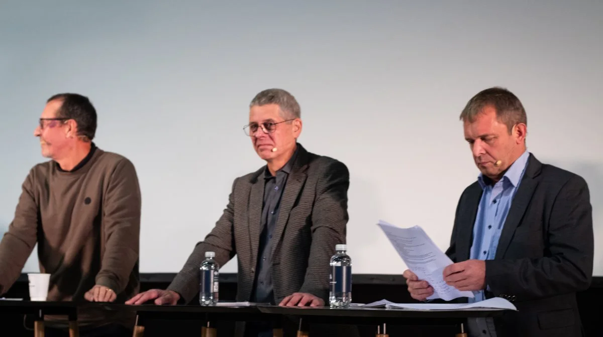 Thyge Nygaard fra Danmarks Naturfredningsforening ses her i midten med professor Henrik Wenzel, SDU, til venstre og næstformand i Landbrug & Fødevarer, Asger Krogsgaard, til højre under debatten på Vestjyllands Andels folkemøde. Foto: Henning K. Andersen