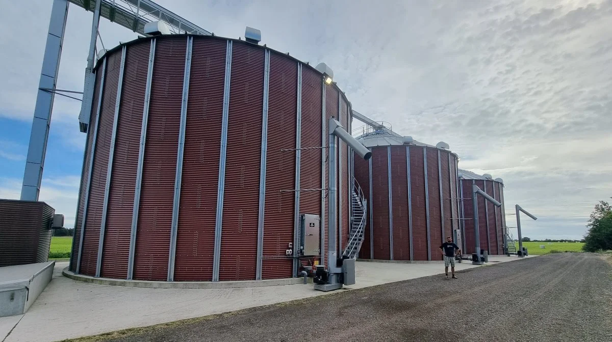 Tømmesystemet i anlæggene kan tømme 120 tons ud i timen.
