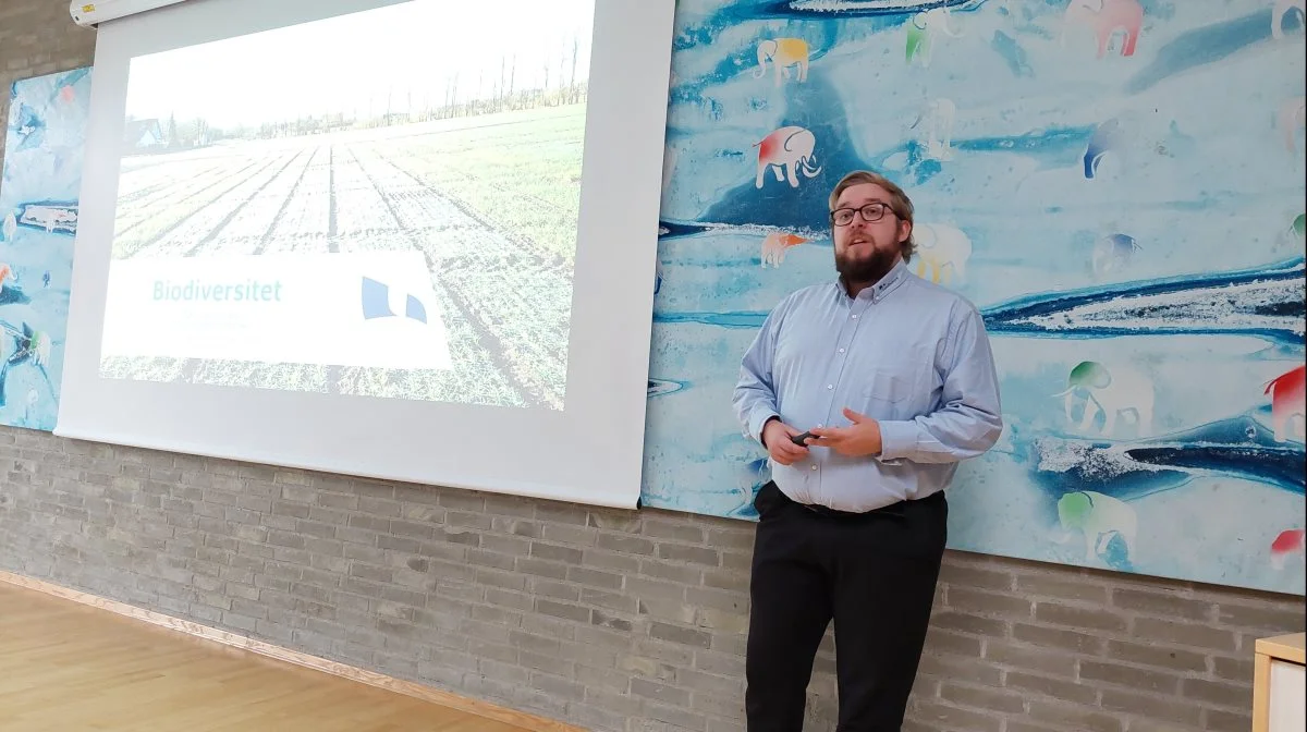 Der er både økonomiske og dyrkningsmæssige fordele at hente på biodiversitet, fastslår Thomas Linding Jensen, LandboNord. Foto: Christian Carus