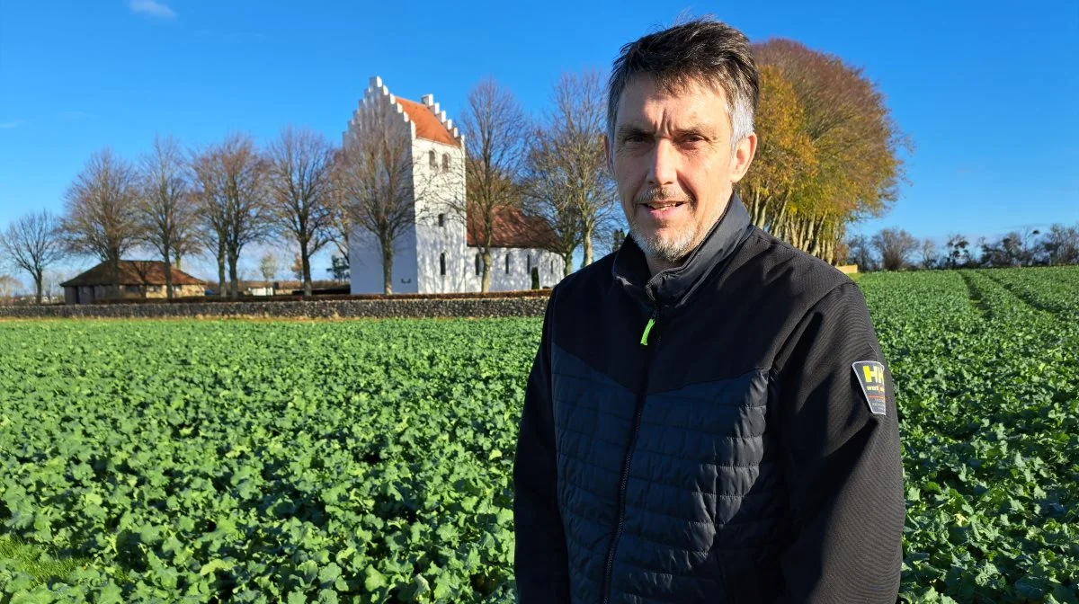 Planteavler Hans Dahm betegner sig selv som planteavler med stort P. Livet i jorden er vigtigt, mener han. Foto: Louis Andreas Michaelsen.