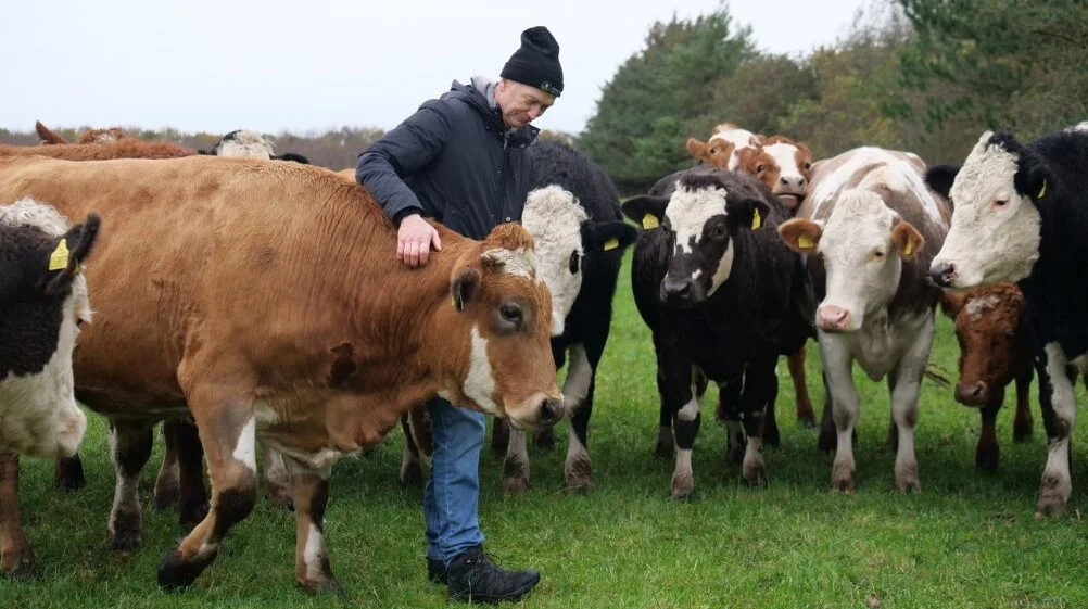 Landmand Kristian Therkildsen betegner sig selv som naturmenneske.
