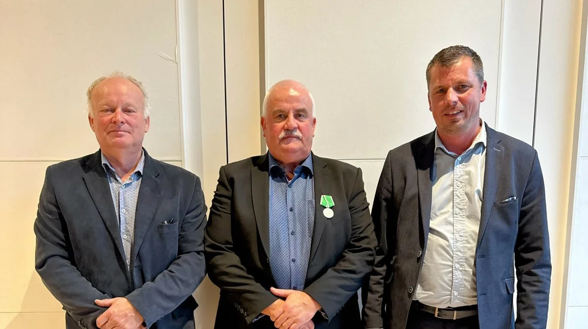 På Billedet fra venstre ses Niels Quist Jensen, Det kgl danske Landhusholdningsselskab, Jan Jespersen og Klaus Kristiansen, Solbakken Agro