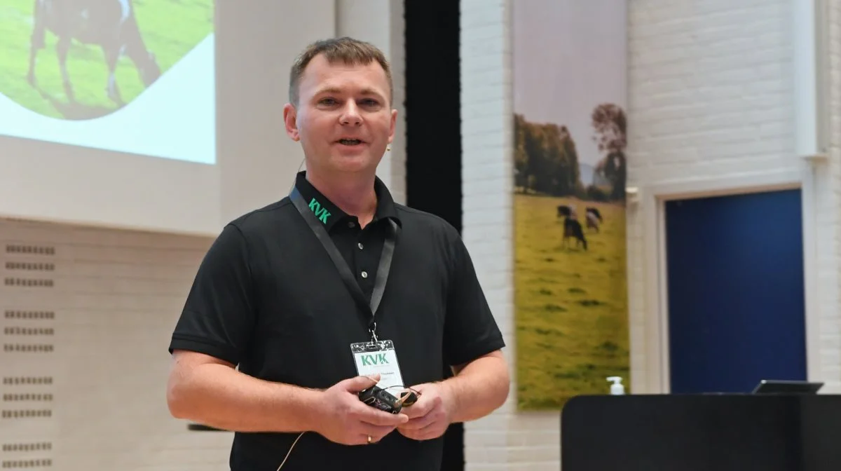 Palle Fjord Thomsen, administrerende direktør i KVK Hydra Klov, glæder sig over den store deltagelse ved firmaets femte konference.