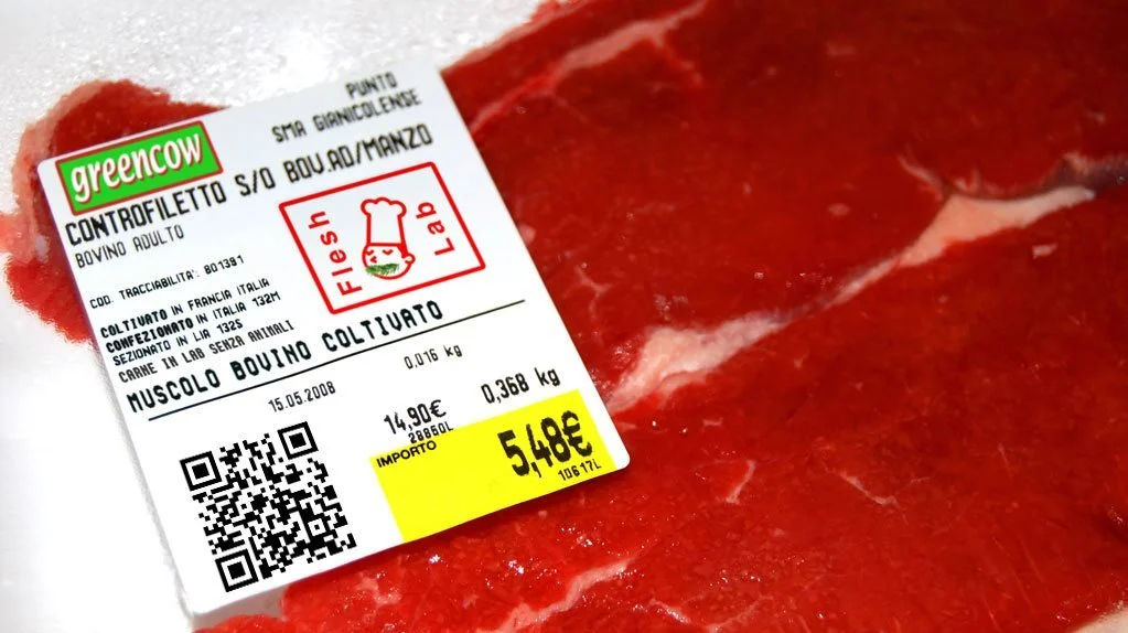 Fiktiv label af kultiveret kød i et supermarked. Foto: Fabrice de Nola, 2008, Flesh Lab via Flickr.