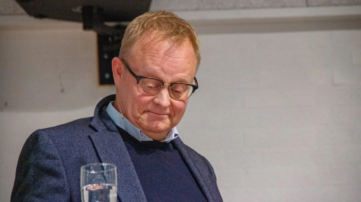 - Jeg må bare ærligt erkende, at det går for langsomt alle steder. Selv hos os i Danmark går det for langsomt., sagde professor Sebastian Mernild.