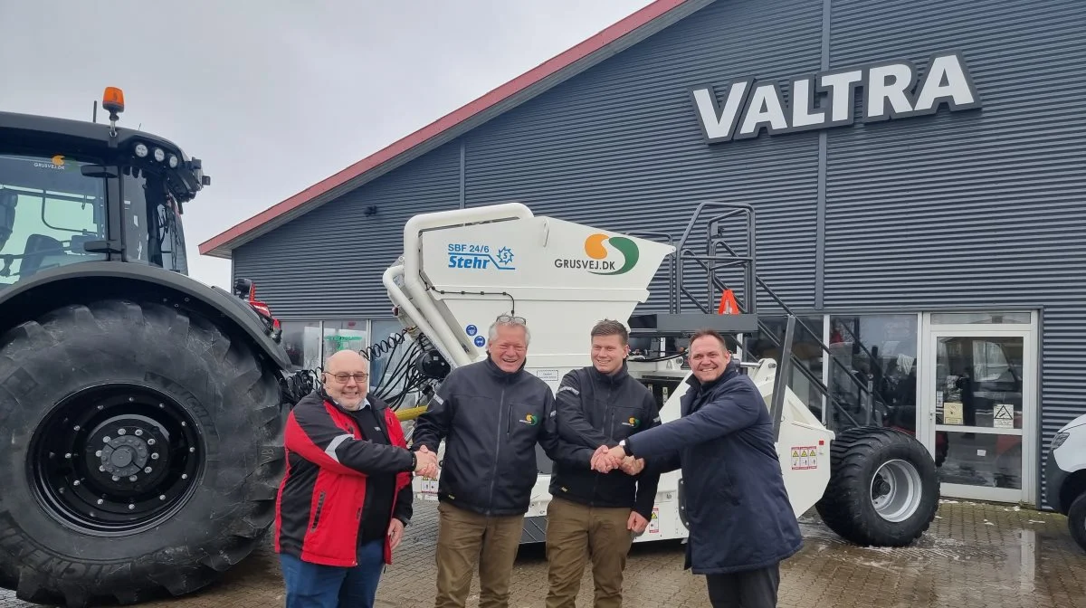 Fra venstre: Jørgen Jørgensen fra Rasmus Degn, Lars Henrik Jensen og Christopher Leisted fra Grusvej.dk og Henrik Lund fra Stenderup. Fotos: Anders Lei