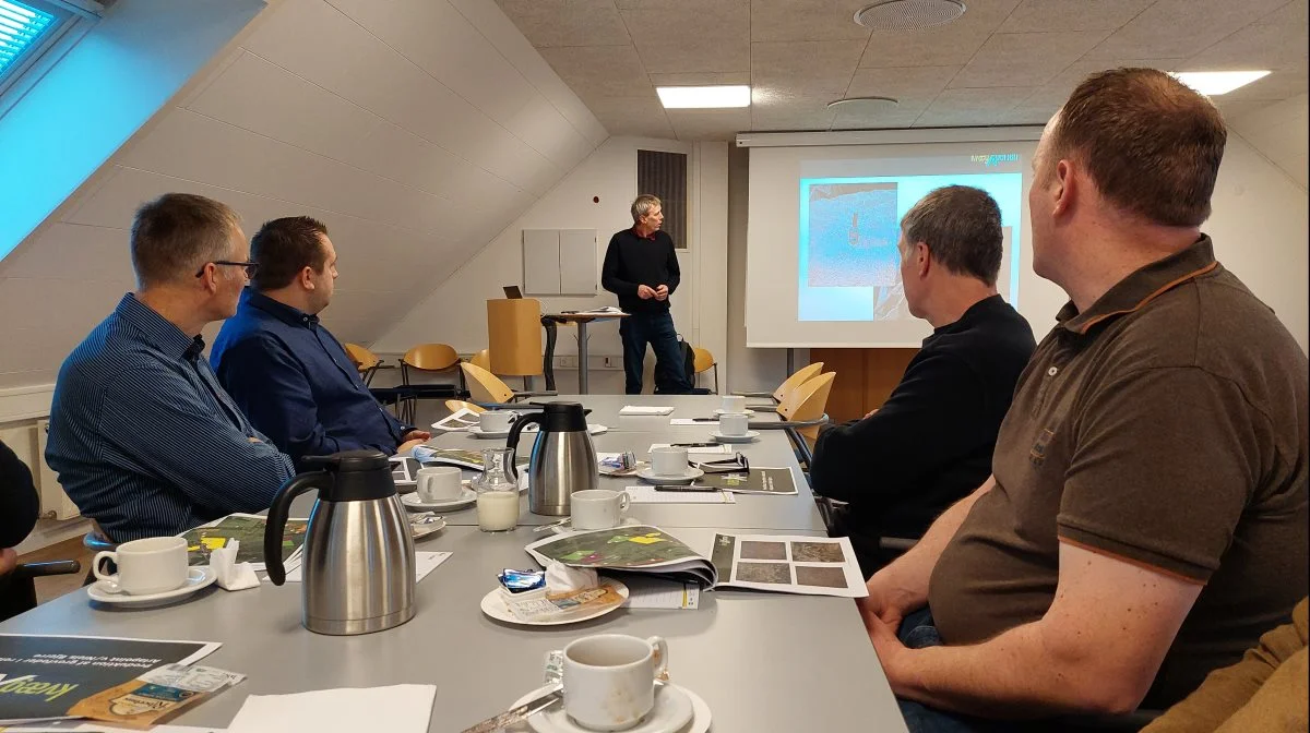 Niels Bjerre gav indblik i jagten på Arla-point og markdriften på gården i Lomborg ved Lemvig. 